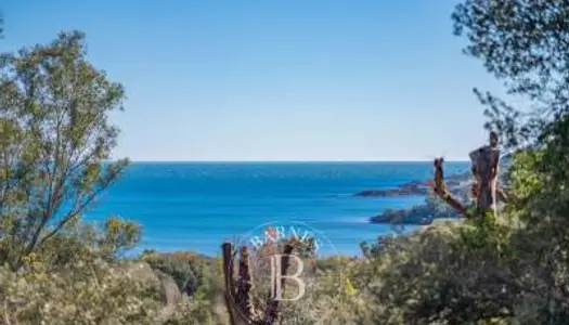 AGAY - VILLA FAMILIALE A PIED DE LA PLAGE - VUE MER