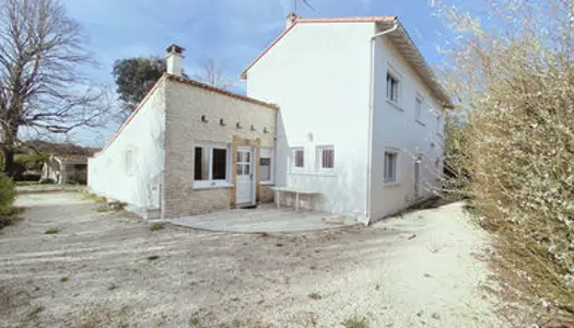 Maison Cozes 7 pièce(s) 186 m2 