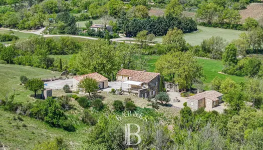 CERESTE - ENTRE LUBERON ET HAUTE PROVENCE - MAS - 6 CHAMBRES - PISCINE 