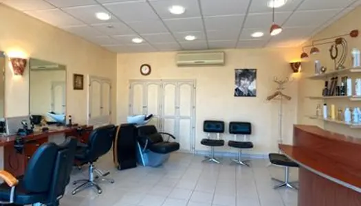 Salon de coiffure. Faible loyer