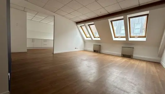 Bureau 63 m²