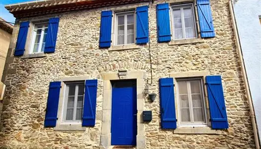 Magnifique maison de village en pierres avec cour et jardin non attenant. Beaucoup de cara