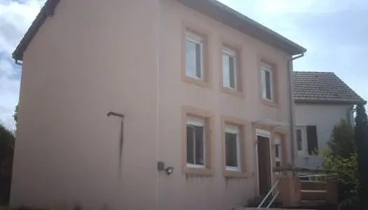 MAISON F4 en triplex à SAINTE MARIE 