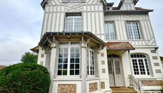 Maison 7 pièces 197 m²