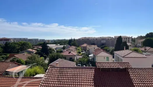 Centre Ville d'Aix en Provence Immeuble avec ascenseur, terrasse 