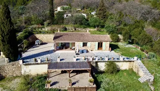 Exceptionnelle vue panoramique , sur les villages de Seillans et Fayence