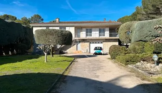 Maison 8 pièces 222 m²