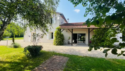 Maison 12 pièces 345 m² 