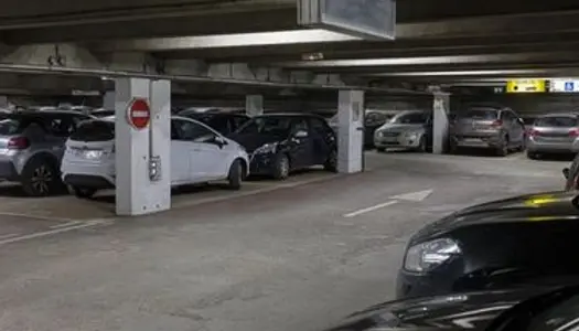 Place de parking couvert 20eme/Bagnolet 