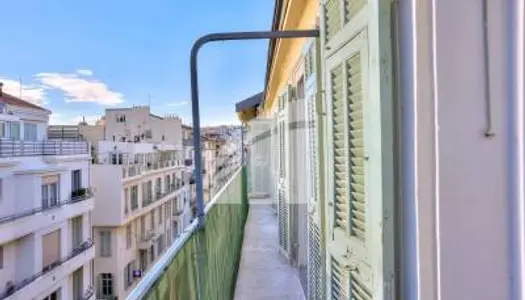 Nice - Coulée Verte - 3 pièces rénové avec balcon plein Sud