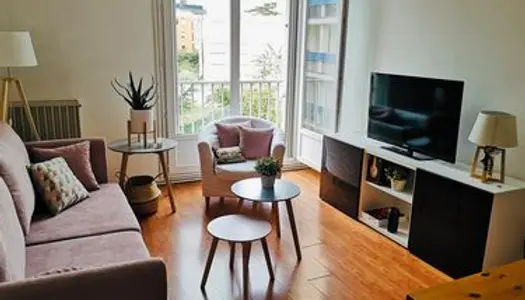 Appartement 2 pièces 45 m2 vendu meublé et équipé 