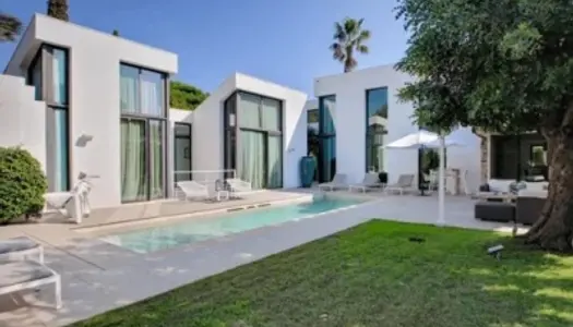 Villa Contemporaine à pieds au village de Saint Tropez 