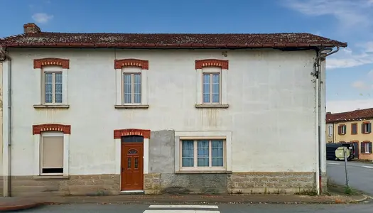 Dpt Gers (32), à vendre RISCLE maison de ville P6 de 167 m² habitables + jardin non attenant et 