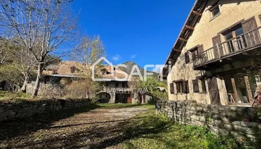 Maison de 138m²+ Ferme à restaurer de 400m² sur 3794m² de terrain