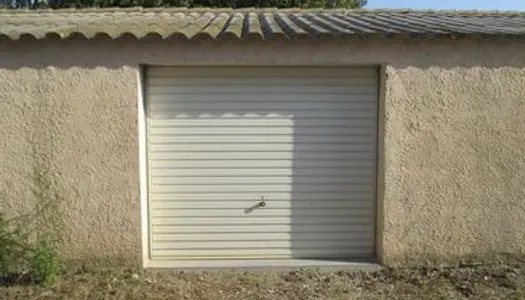 Garage box fermé 24 m2 