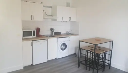 Studio 1 pièce 27 m² 