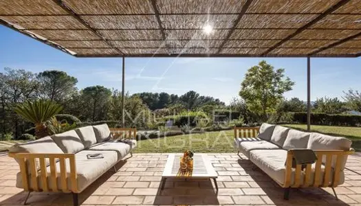 Villa 8 pièces 275 m² 