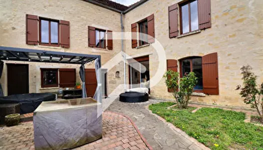 Maison 8 pièces 203 m²