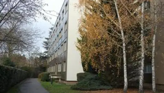 Appartement F2 à vendre centre-gare SNCF, dans résidence ravalée et rénovée isolée !