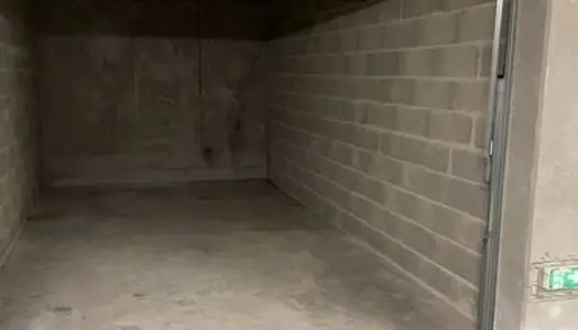 Garage fermé en sous-sol dans résidence sécurisée 