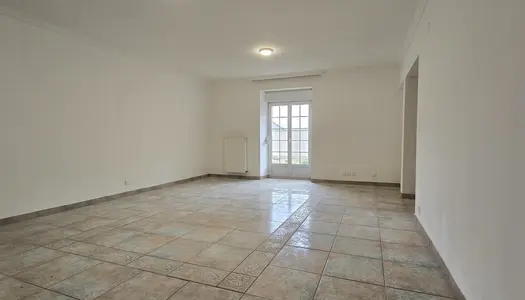 Maison Mitoyenne 141m², 5 pièces, 3 chambres 