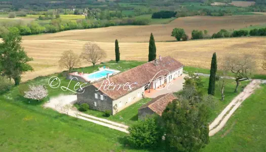 Maison de Campagne 200M2, Superbe Vue, Calme, Piscine - Logement D'amis 78m2