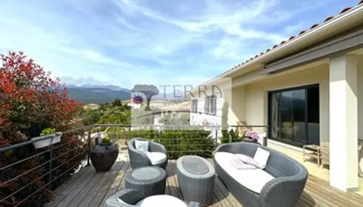 Villa 5 pièces 145 m² 