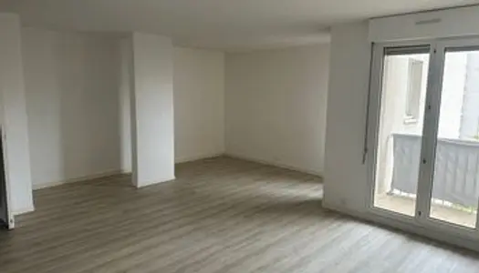 Appartement Location Courbevoie 5p 109m² 2959€