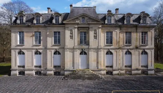 Château 35 pièces 1080 m²