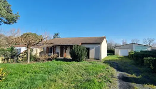 Maison 3 chambres, garage et 1067m² de terrain.