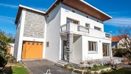 Maison 8 pièces 194 m²