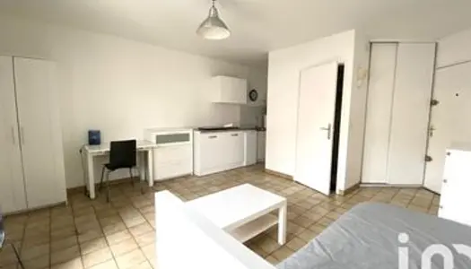 Studio 1 pièce 25 m² 