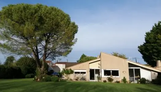 Maison Vente Villeneuve-la-Comtesse 8p 181m² 285000€