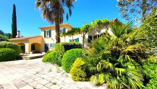 Loriol-Du-Comtat - Splendide Villa Sur 4781M² De Terrain