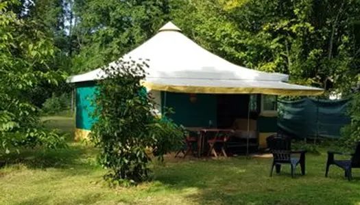 Bungalow toilé toute équipé 4 pers. à louer au mois dans petit camping disponible de mars à sep