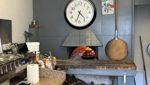Pizzeria au feu de bois