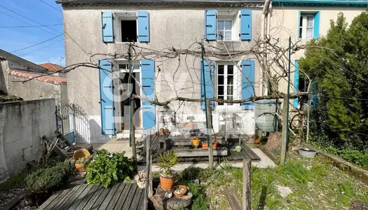 Charentaise avec terrain et dépendances