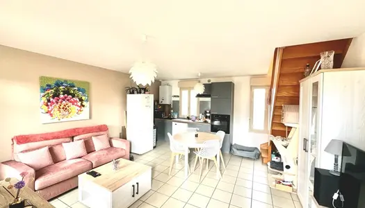 Dpt Yvelines (78), à vendre LONGNES Duplex T3 de 46,4 m² - cour - 2 places de parking 