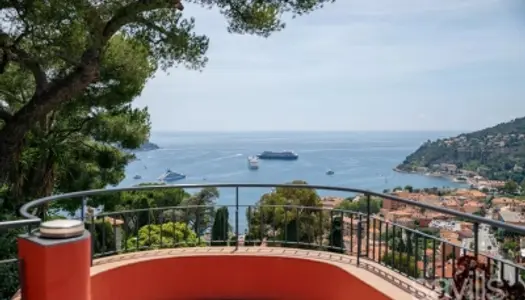 Dominant La Rade de Villefranche 