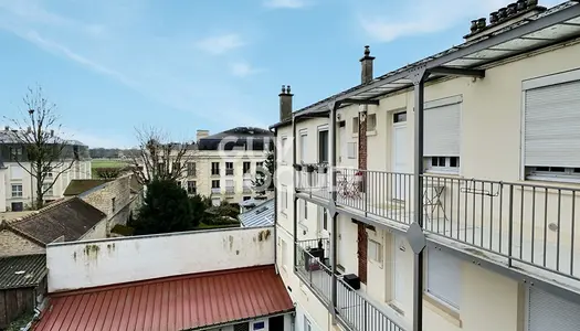 VENTE : appartement 2 pièces (54 m²) à CHANTILLY