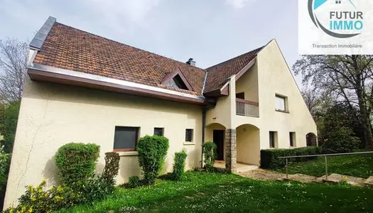 Maison 9 pièces 260 m²