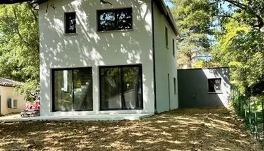 Maison T5 moderne à Pechbonnieu