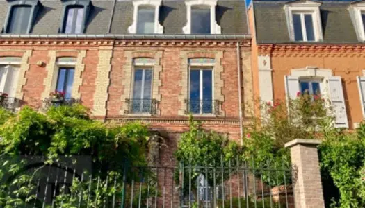 Venez découvrir cette charmante maison familiale située quartier 