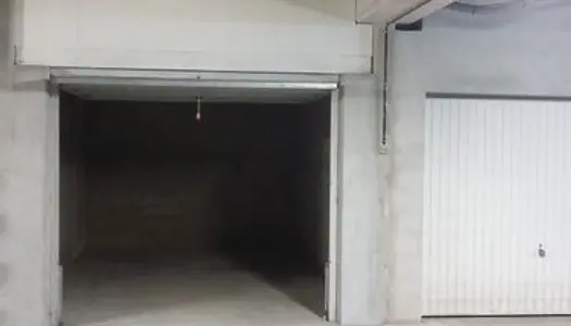 Garage fermé sécurisé 16 m2 