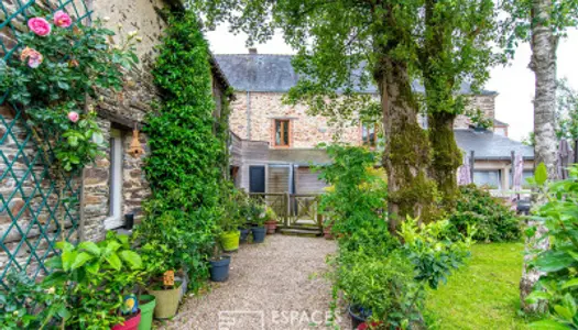 Ancien relais de poste du XVIII et ses écuries 