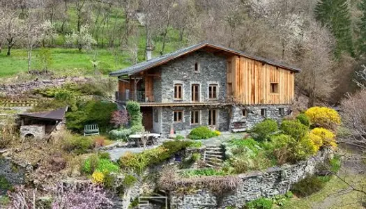 Maison de caractère dans son écrin de verdure