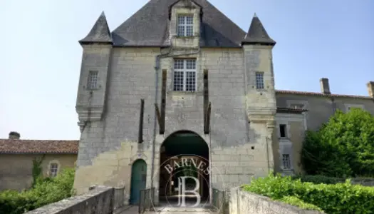 Château 44 pièces 2000 m²