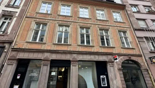 Local commercial 605 m²