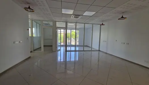 Local commercial 120 m² 