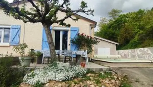 Maison familiale avec piscine et vue sur les Pyrénées